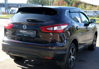 Подержанный автомобиль Nissan Qashqai 2014 года (6 фото)