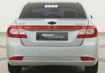 Подержанный автомобиль Chevrolet Epica 2010 года (3 фото)