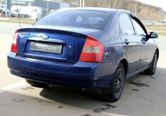 Подержанный автомобиль Kia Cerato Sedan 2006 года (6 фото)