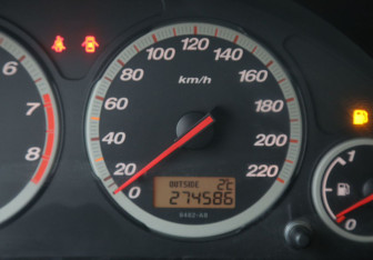 Подержанный автомобиль Honda CR-V 2004 года (17 фото)