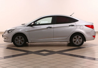 Подержанный автомобиль Hyundai Solaris Sedan 2015 года (6 фото)