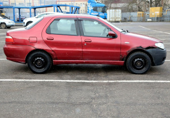 Подержанный автомобиль Fiat Albea 2008 года (7 фото)