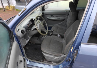 Подержанный автомобиль Hyundai Atos 2002 года (11 фото)