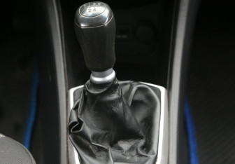 Подержанный автомобиль Hyundai Solaris Hatchback 2011 года (13 фото)