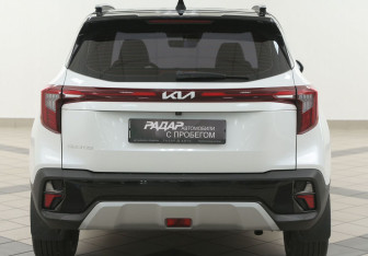 Подержанный автомобиль Kia Seltos 2024 года (3 фото)