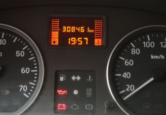 Подержанный автомобиль Renault Logan Sedan 2013 года (17 фото)