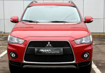 Подержанный автомобиль Mitsubishi Outlander 2011 года (2 фото)