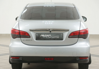 Подержанный автомобиль Nissan Almera Sedan 2014 года (3 фото)