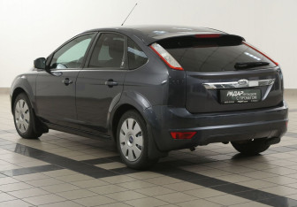 Подержанный автомобиль Ford Focus Hatchback 2008 года (2 фото)