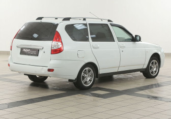 Подержанный автомобиль LADA (ВАЗ) Priora Wagon 2012 года (4 фото)