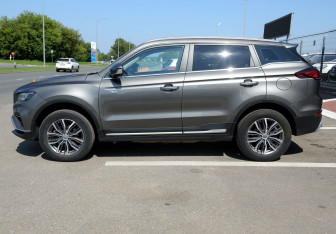 Подержанный автомобиль Geely Atlas Pro 2022 года (8 фото)