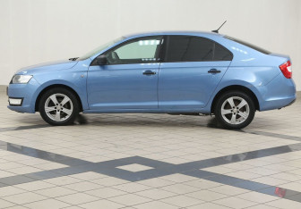 Подержанный автомобиль Skoda Rapid Liftback 2017 года (7 фото)