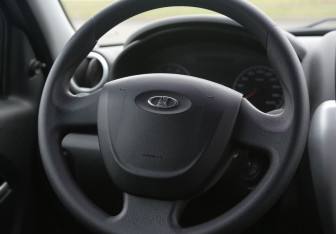 Подержанный автомобиль LADA (ВАЗ) Granta Liftback 2014 года (16 фото)