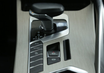 Подержанный автомобиль Geely Coolray 2023 года (15 фото)