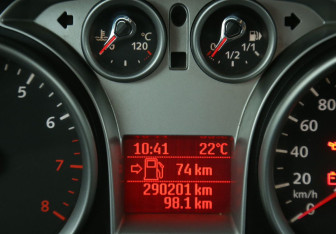 Подержанный автомобиль Ford Focus Sedan 2008 года (19 фото)