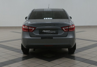 Подержанный автомобиль LADA (ВАЗ) Vesta Sedan 2018 года (3 фото)