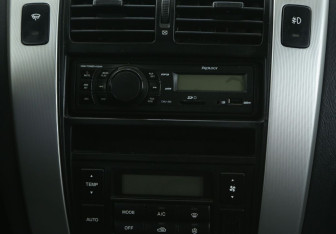 Подержанный автомобиль Hyundai Tucson 2006 года (16 фото)
