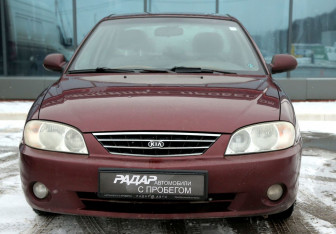 Подержанный автомобиль Kia Spectra Sedan 2006 года (2 фото)