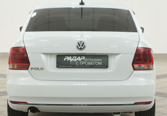 Подержанный автомобиль Volkswagen Polo Sedan 2017 года (3 фото)