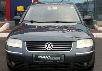 Подержанный автомобиль Volkswagen Passat Sedan 2003 года (2 фото)