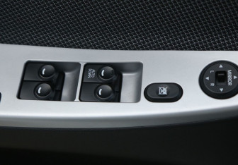 Подержанный автомобиль Hyundai Solaris Hatchback 2013 года (17 фото)