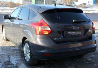 Подержанный автомобиль Ford Focus Hatchback 2013 года (4 фото)