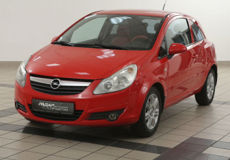 Подержанный автомобиль Opel Corsa 2007 года (8 фото)