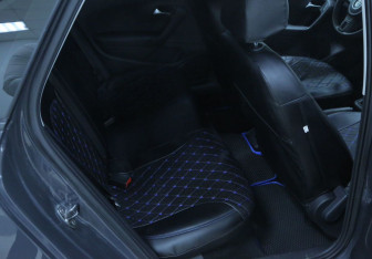 Подержанный автомобиль Volkswagen Polo Sedan 2015 года (7 фото)