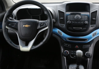 Подержанный автомобиль Chevrolet Orlando 2012 года (14 фото)