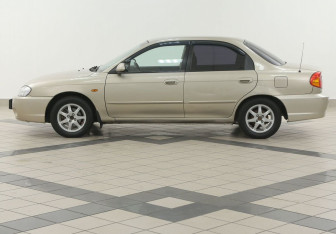 Подержанный автомобиль Kia Spectra Sedan 2008 года (7 фото)