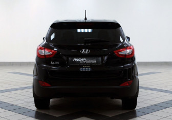 Подержанный автомобиль Hyundai ix35 2014 года (3 фото)