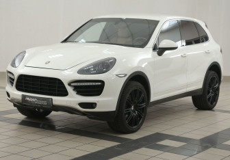 Подержанный автомобиль Porsche Cayenne 2011 года (8 фото)
