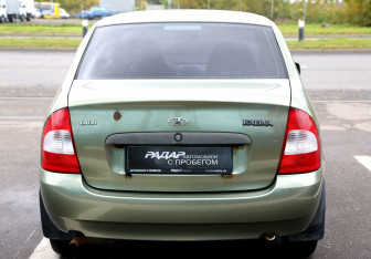 Подержанный автомобиль LADA (ВАЗ) Kalina Sedan 2010 года (5 фото)