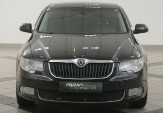 Подержанный автомобиль Skoda Superb Liftback 2011 года (6 фото)