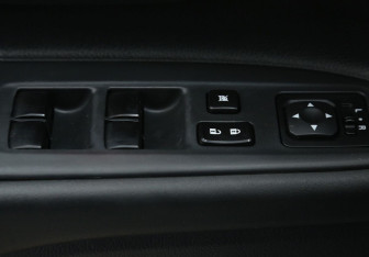 Подержанный автомобиль Mitsubishi Outlander 2012 года (18 фото)