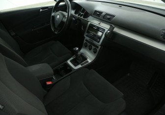 Подержанный автомобиль Volkswagen Passat Wagon 2008 года (9 фото)