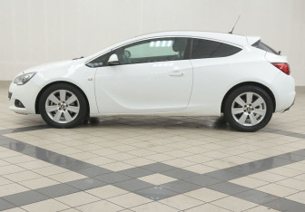 Подержанный автомобиль Opel Astra Hatchback 2012 года (7 фото)