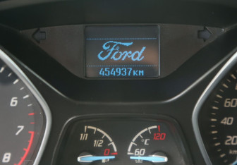 Подержанный автомобиль Ford Focus Wagon 2012 года (17 фото)