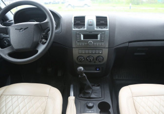 Подержанный автомобиль УАЗ Patriot 2016 года (12 фото)