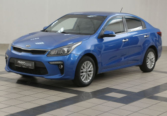 Подержанный автомобиль Kia Rio Sedan 2017 года (8 фото)