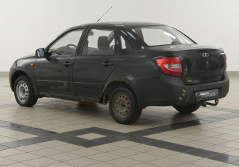 Подержанный автомобиль LADA (ВАЗ) Granta Sedan 2013 года (2 фото)