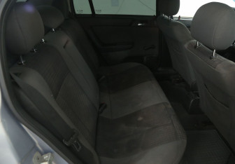 Подержанный автомобиль Opel Astra Sedan 2002 года (11 фото)