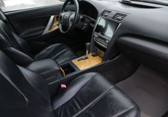 Подержанный автомобиль Toyota Camry Sedan 2006 года (9 фото)