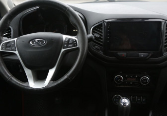 Подержанный автомобиль LADA (ВАЗ) XRAY 2019 года (14 фото)