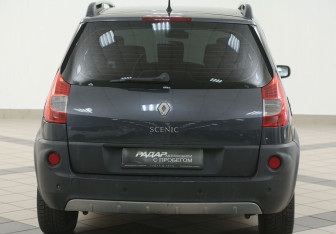 Подержанный автомобиль Renault Scenic 2008 года (3 фото)