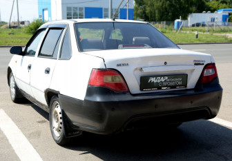 Подержанный автомобиль Daewoo Nexia Sedan 2011 года (4 фото)