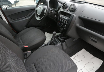 Подержанный автомобиль LADA (ВАЗ) Granta Sedan 2013 года (9 фото)