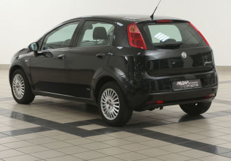 Подержанный автомобиль Fiat Punto Hatchback 2007 года (2 фото)