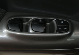 Подержанный автомобиль Nissan Juke 2012 года (17 фото)