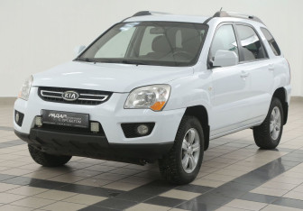 Подержанный автомобиль Kia Sportage 2010 года (8 фото)